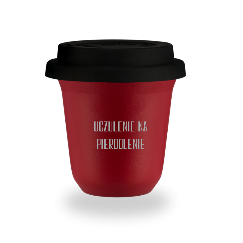 Kubek 150 ml CZERWONY "Uczulenie na pierdolenie", z pokrywką czarną